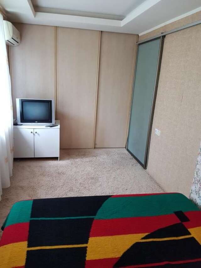 Апартаменты Уютная 2 комнатная квартира - 3 минуты до моря! Черноморск-15